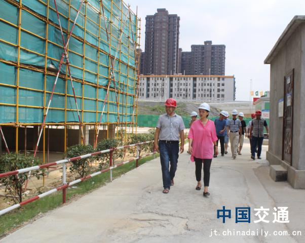 南昌市質(zhì)監(jiān)站領(lǐng)導(dǎo)蒞臨象湖隧道、九洲高架安置房項目檢查指導(dǎo)工作