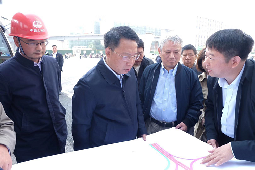 南昌市委副書記、市長(zhǎng)劉建洋視察洪都大道快速化改造工程