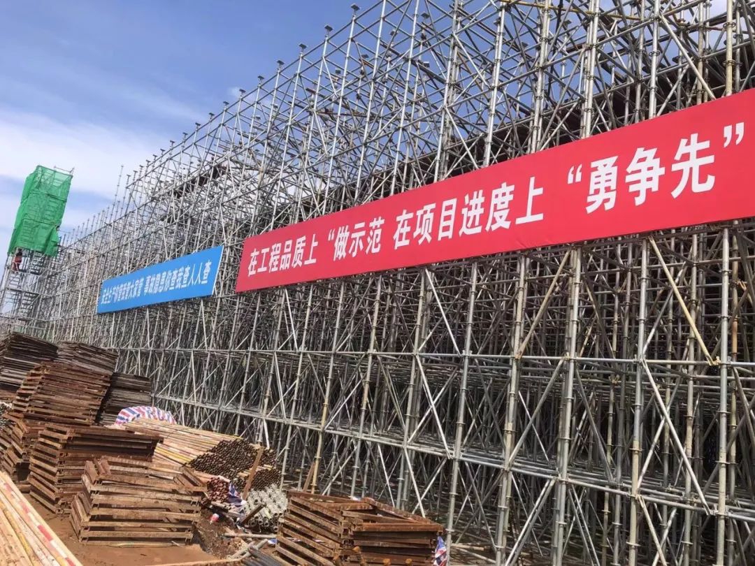 黨委書記、董事長(zhǎng)涂建平赴南外環(huán)高速項(xiàng)目察看疫情防控工作及施工進(jìn)度