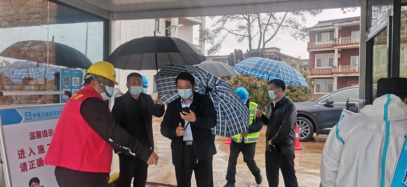 集團(tuán)公司黨委委員、副總經(jīng)理羅輝赴西二環(huán)高速項(xiàng)目檢查疫情防控及項(xiàng)目推進(jìn)工作